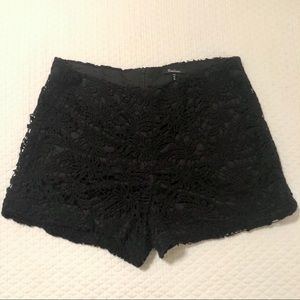 Monteau Lace Shorts